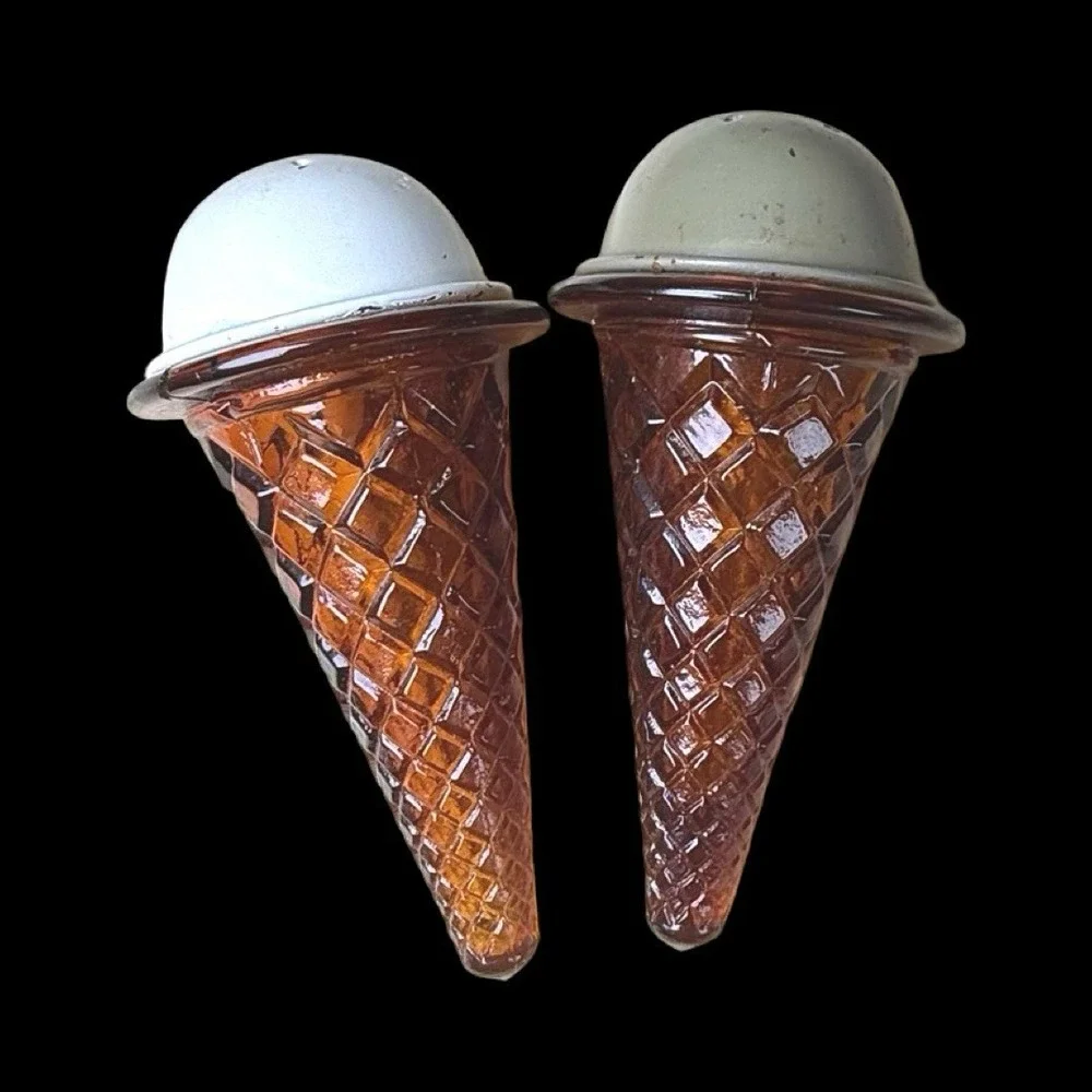 Vintage Ice‎ Cream Cone Salt and Pepper Shaker Set - Mid Century Modern MCM